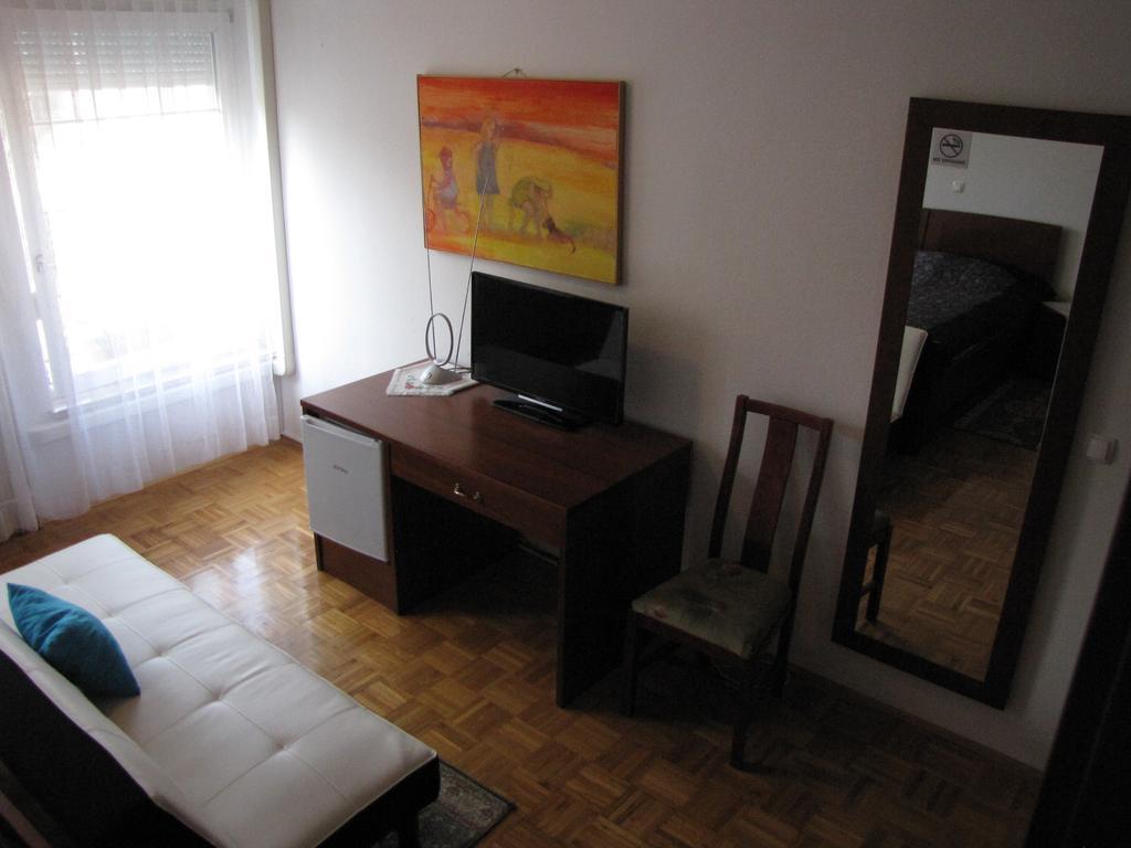 Guesthouse Zorko Gostilna Domen Smarjeske Toplice Exterior photo